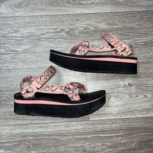 Teva Platform Sandals Women’s size 7 Ziggy Rose Strappy Shoe